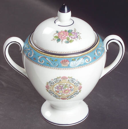 Runnymede Turquoise (Pink Shells, Floral Center) Globe Shape Sugar Bowl & Lid