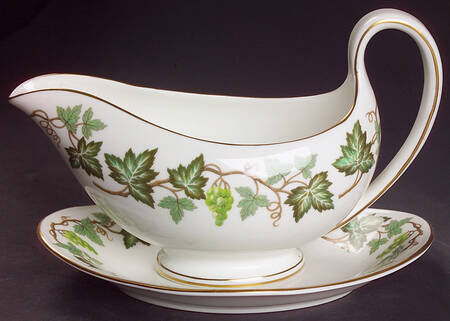 Santa Clara Gravy Boat & Underplate/Relish