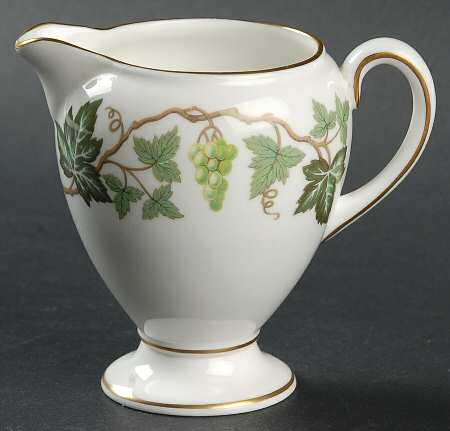 Santa Clara Globe Shape Creamer
