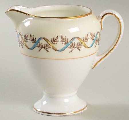 Sandringham Blue Globe Shape Creamer