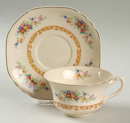 Shirley Flat Cup & Saucer Set