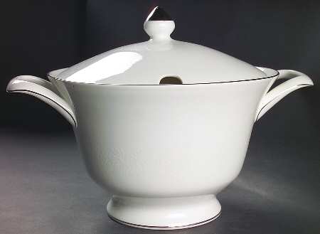 Silver Ermine (R4452, Contour Shape) Tureen &  Lid