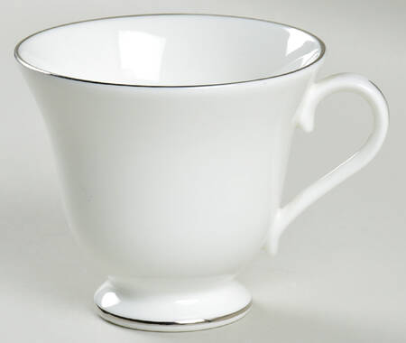 Signet Platinum Victoria Shape Footed Cup