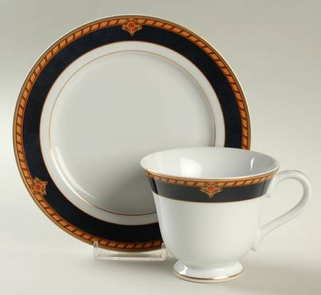 Southbury Footed Cup & Saucer Set