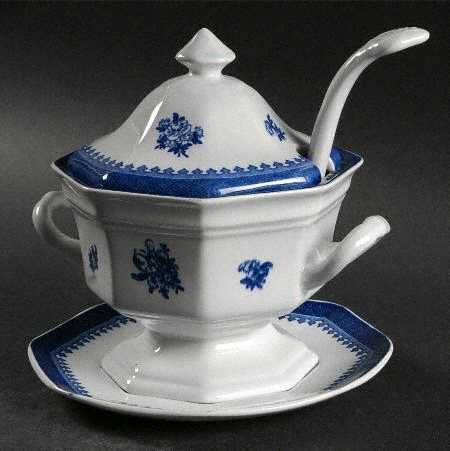 Springfield Sauce Boat & Lid & Underplate & Ladle