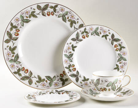 Strawberry Hill 40 Piece Estate Set