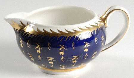 St. James 146 Shape Creamer