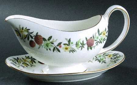 Summer Garland Gravy Boat & Underplate