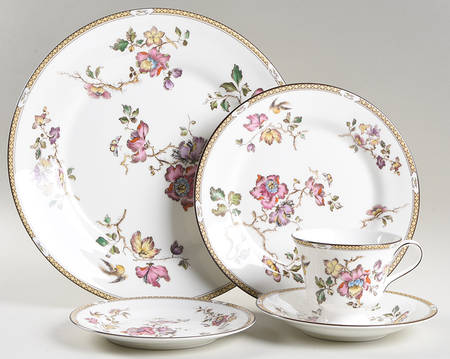 Swallow (Yellow Brown Trim) 40 Piece Estate Set