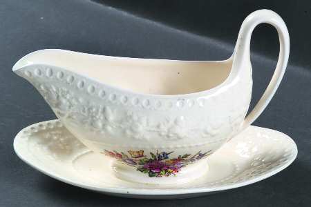Tintern Gravy Boat with Attached Underplate