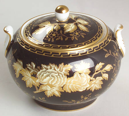 Tonquin Black 146 Shape Sugar Bowl & Lid