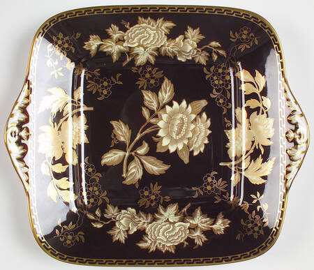 Tonquin Black Square Handled Cake Plate