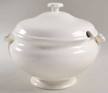 Traditional (Plain) Tureen &  Lid by Wedgwood