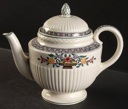 Trentham Red Teapot & Lid