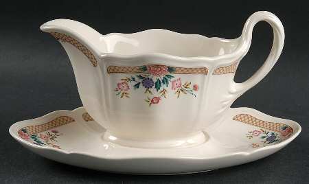 Trellis Flower Gravy Boat with Attached Underplate
