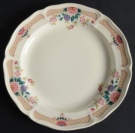 Trellis Flower Luncheon Plate