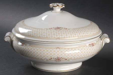 Turnberry Round Covered Vegetable