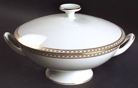 Ulander Gold Round Covered Vegetable