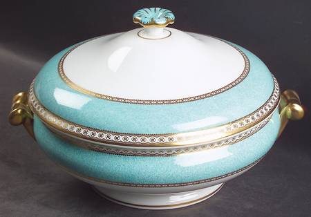 Ulander Powder Turquoise Round Covered Vegetable