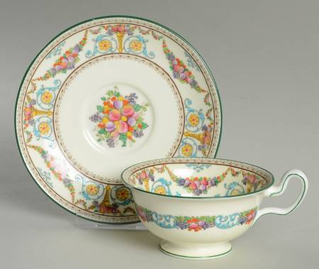 Ventnor (Ivory Background) Footed Cup & Saucer Set
