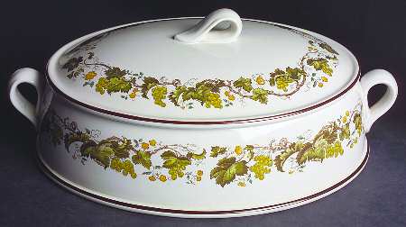 Vine (Croft) 2 Quart Oval Covered Casserole