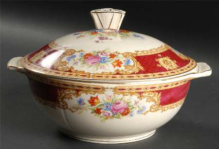 Vincent Round Covered Vegetable