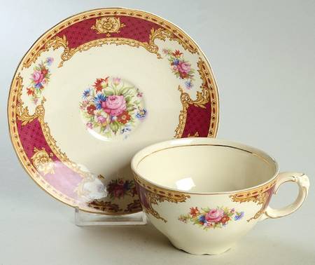 Vincent Flat Cup & Saucer Set