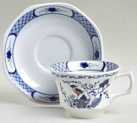 Volendam Flat Cup & Saucer Set