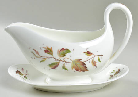 Wakefield (Bone, Coupe) Gravy Boat & Underplate