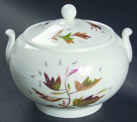 Wakefield (Bone, Coupe) 146 Shape Sugar Bowl & Lid
