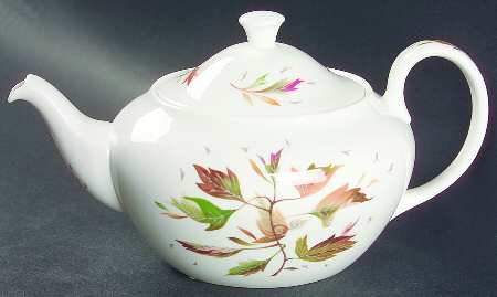 Wakefield (Bone, Coupe) Teapot & Lid