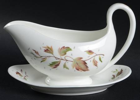 Wakefield (Bone, Coupe) Gravy Boat & Underplate/Relish