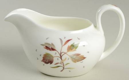 Wakefield (Bone, Coupe) Creamer