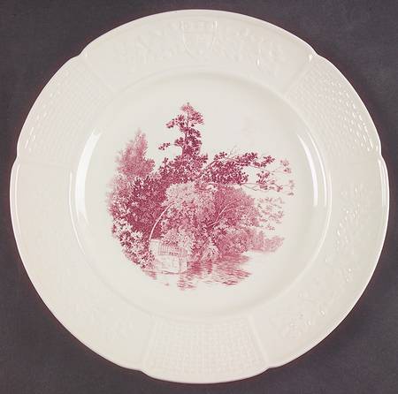 Wellesley College Mulberry Dinner Plate