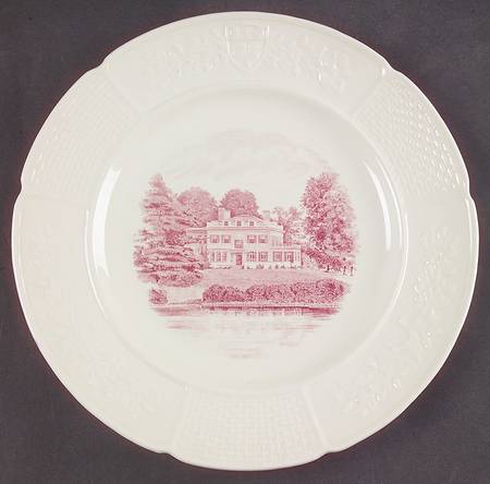 Wellesley College Mulberry Dinner Plate