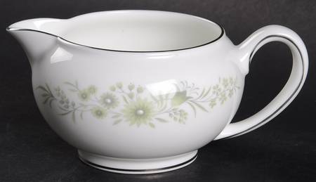 Westbury 146 Shape Creamer