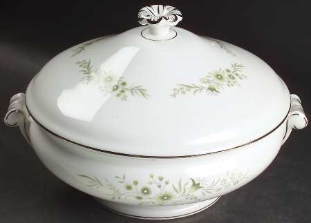 Westbury Round Covered Vegetable