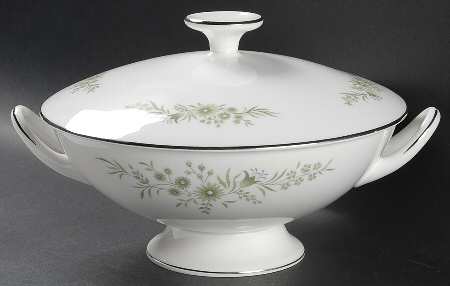 Westbury Round Covered Vegetable