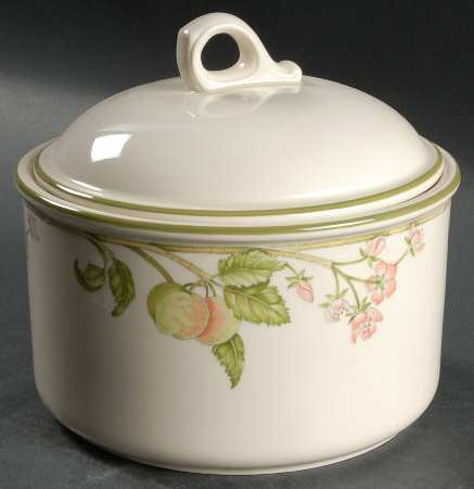 Wild Apple (Granada Sterling Shape) 2 Qt Round Covered Casserole