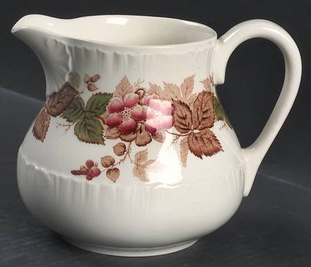 Wildbriar Brown Pink 24 Oz Pitcher