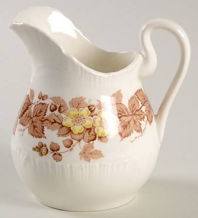 Wildbriar Brown Yellow Creamer