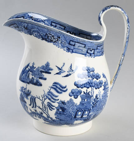 Willow Blue (Older, Smooth) 60 Oz Pitcher
