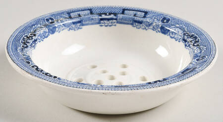 Willow Blue (Older, Smooth) Strainer for Soap Box with Lid