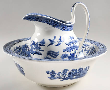 Willow Blue (Older, Smooth) 112 Oz Pitcher and Bowl Set