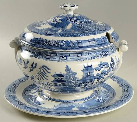Willow Blue (Older, Smooth) Tureen & Lid w/Underplate