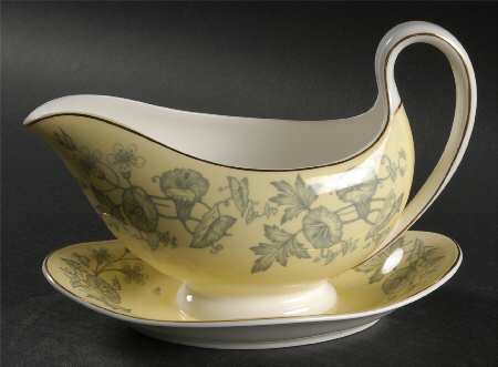 Wildflower Yellow Gravy Boat with Attached Underplate