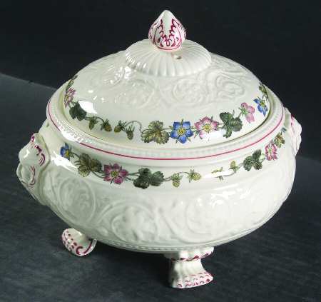 Winchester Round Covered Vegetable