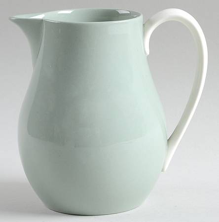Wintergreen 18 Oz Pitcher