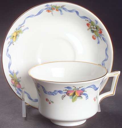 Williamsburg Ribbon Footed Cup & Saucer Set