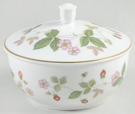Wild Strawberry (Bone & Oven To Table) 4" Round Box & Lid